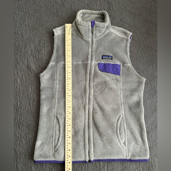 Patagonia women’s gray and purple fleece vest - Picture 10 of 10